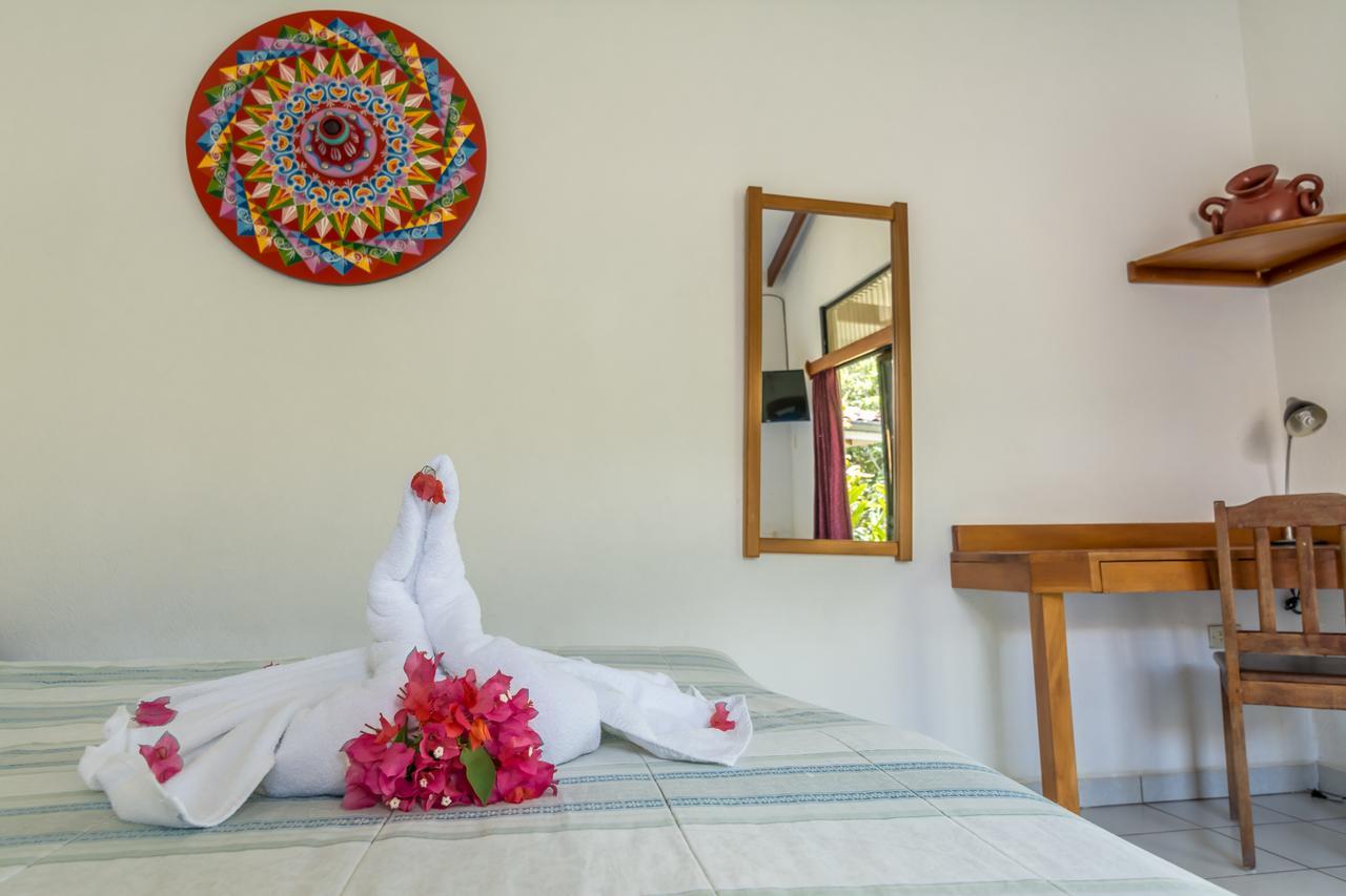 Hotel Colinas Del Sol Атенас Екстериор снимка